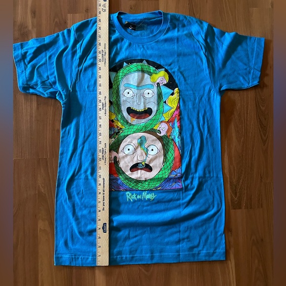 NWT Rick And Morty Infinity Snake T-Shirt size Medium Hot Topic 🆕 - Picture 4 of 7